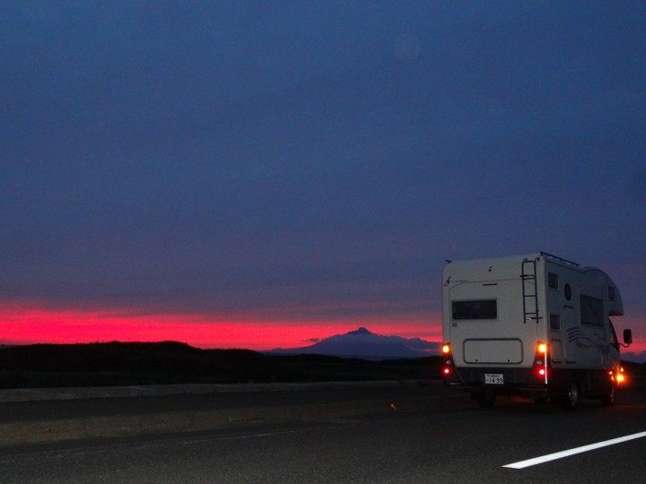 ⑧利尻山と夕焼け(道道106号)